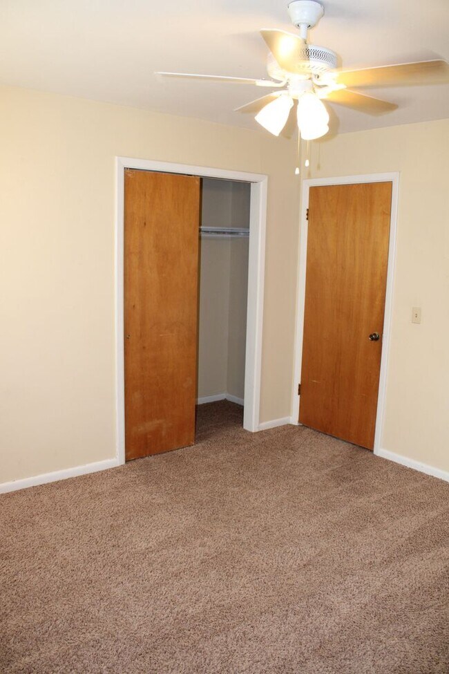 Building Photo - 5111 Leland Dr