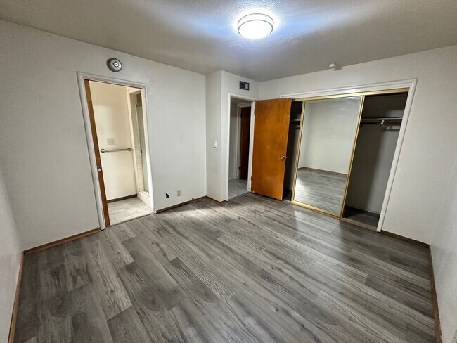 Building Photo - Well Located Home Near The University of T...