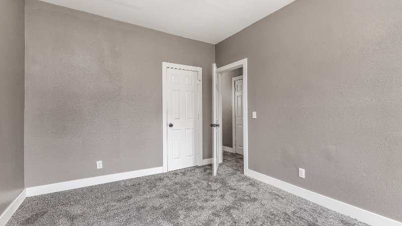 Building Photo - 561 Loras Blvd