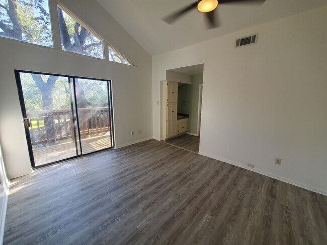 Building Photo - 8716 Clearbrook Trail