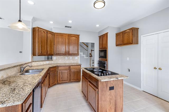 Building Photo - 1404 Honey Locust Dr