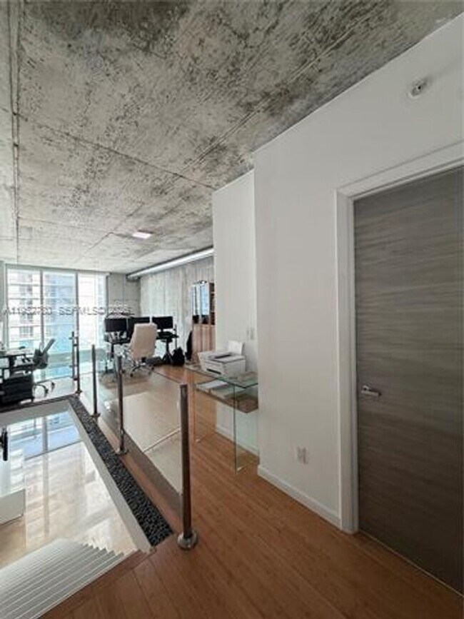 Building Photo - 690 SW 1st Ct