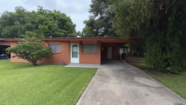 Building Photo - 2457 Desoto Dr