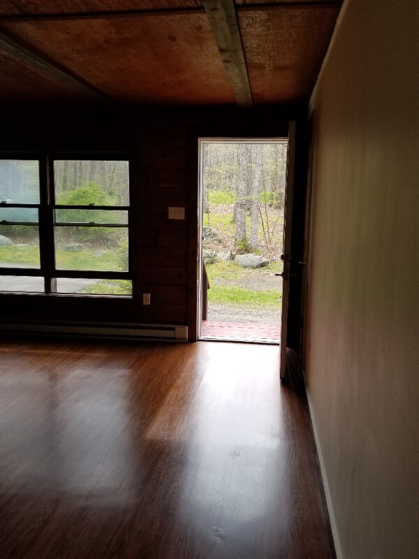 Building Photo - 204 Sellersville Dr