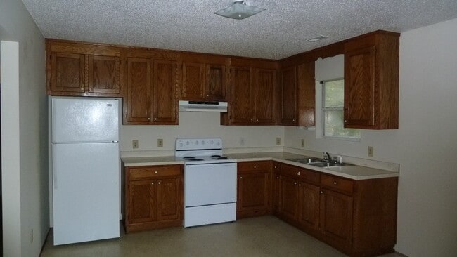 Building Photo - Cute home in the heart of Elizabeth City!