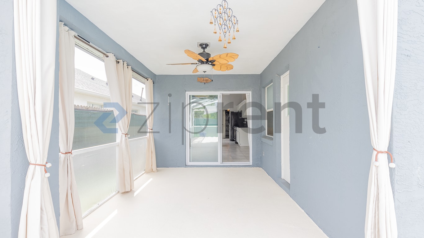 Building Photo - Unit