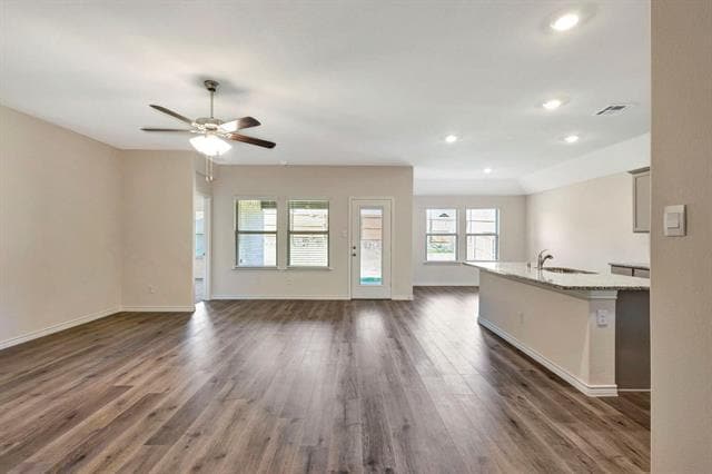 Building Photo - 2110 Hummingbird St