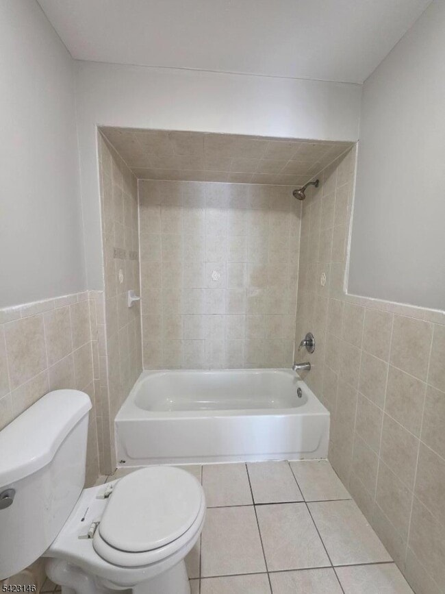 Building Photo - 290 Sussex Ave