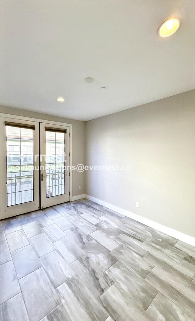 Building Photo - 404 Longden Ave