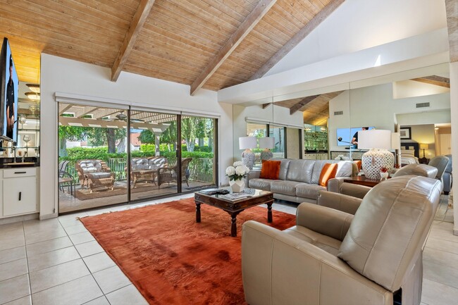 Building Photo - 343 Forest Hills Dr
