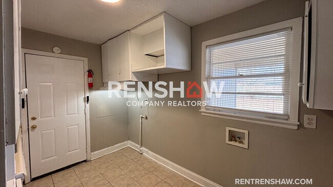 Building Photo - 4694 McCrory Ave