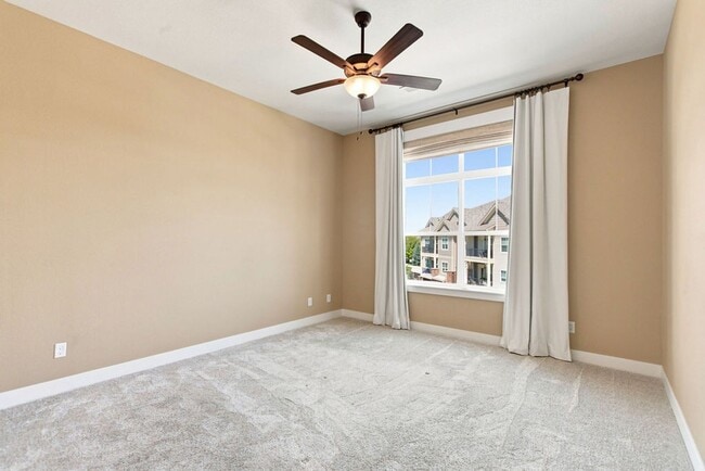 Building Photo - 4622 Hahns Peak Dr