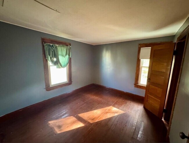 Building Photo - 409 Rowland St