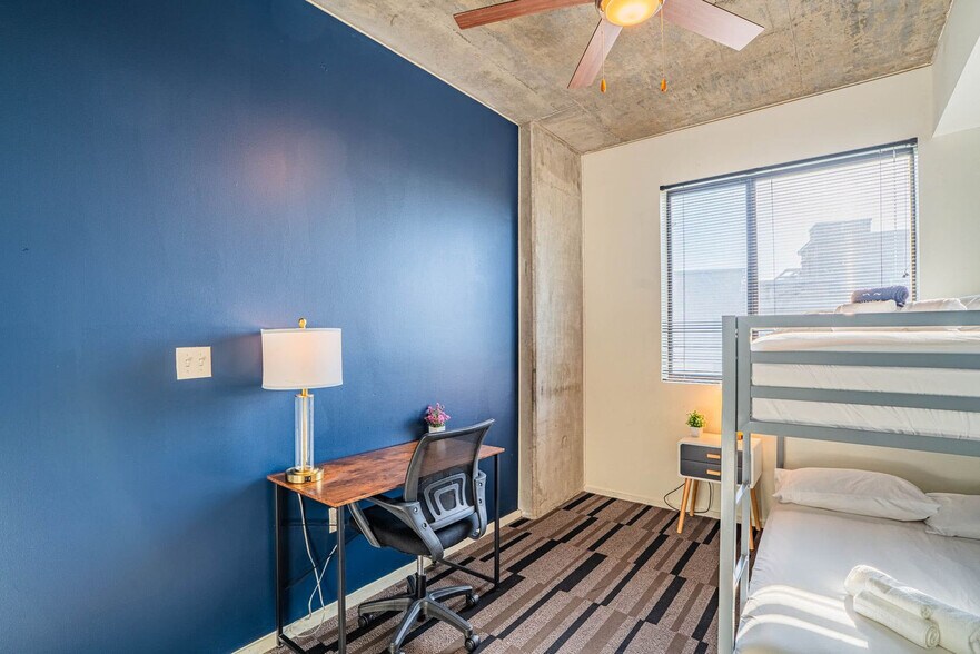 Building Photo - 333 E Roosevelt St