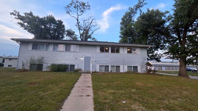 Building Photo - 4841 Tama St SE
