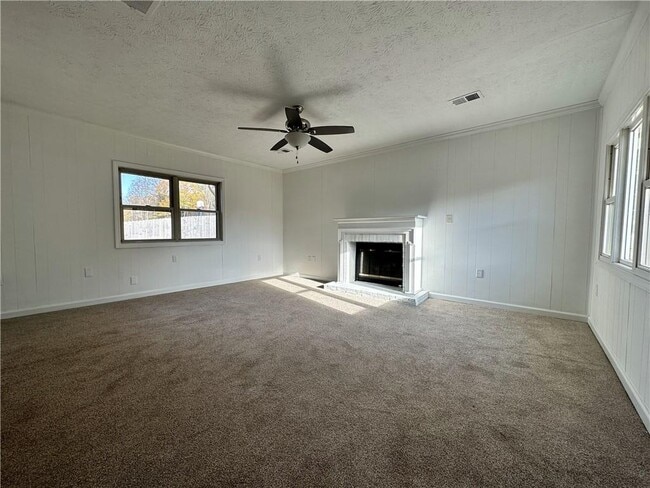 Building Photo - 503 Concord Woods Dr SE