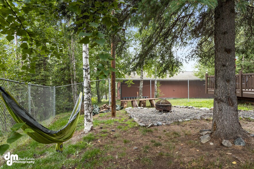 Building Photo - 10230 Crest View Ln