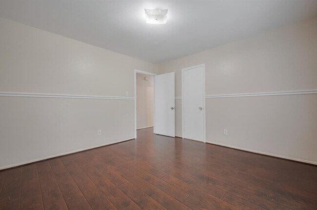 Building Photo - 8119 La Roche Ln