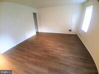 Building Photo - 9829 Town Ln