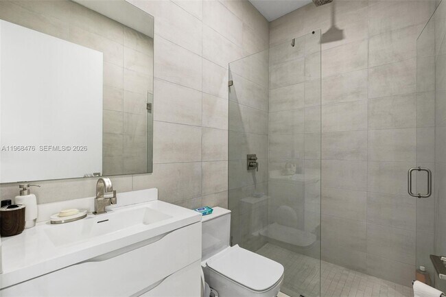 Building Photo - 442 SW 15th Rd