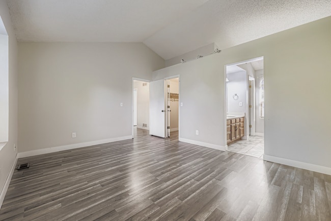 Building Photo - Beautiful 3-Bedroom Home with Open Floor P...