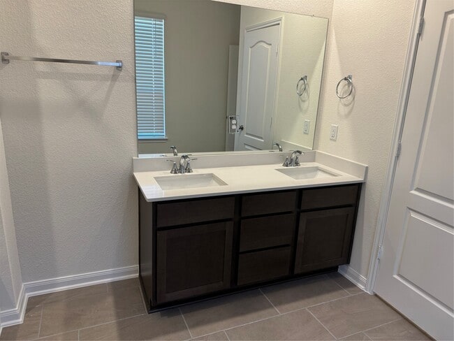 Building Photo - 2815 Lyra Ct