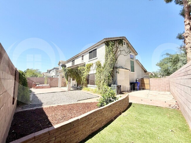 Building Photo - 3913 S Crosscreek Dr