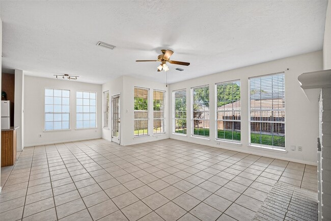 Building Photo - 2411 Charter Oaks Ct