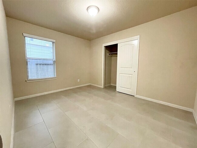 Building Photo - 19339 Vermillion Ct