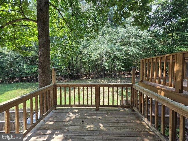 Building Photo - 15040 Cherrywood Dr