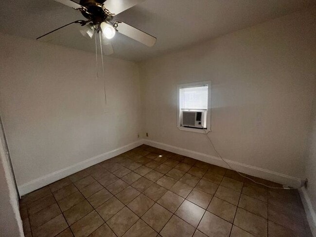 Building Photo - 2330 S Ferncreek Ave