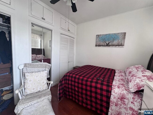 Building Photo - 27 66th St