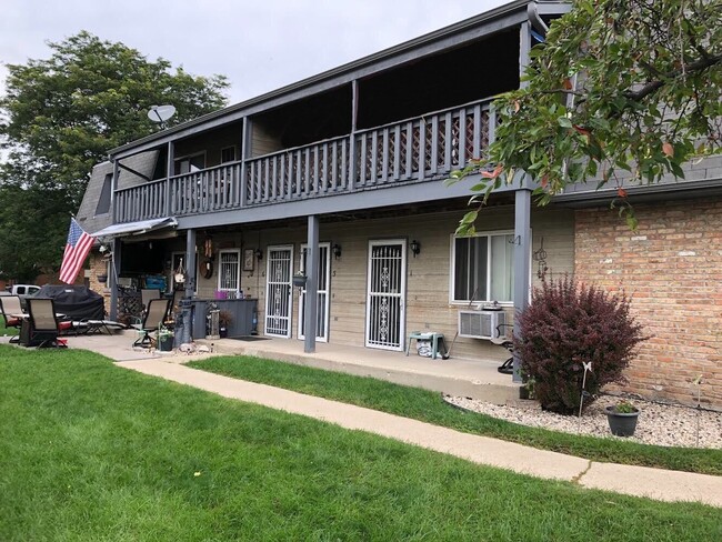 Interior Photo - Orchard Court