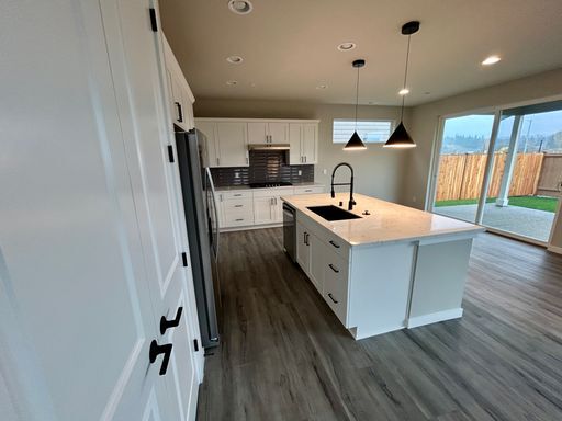 Building Photo - Stunning BRAND NEW 3 bed 2.5 bath home in Marysville