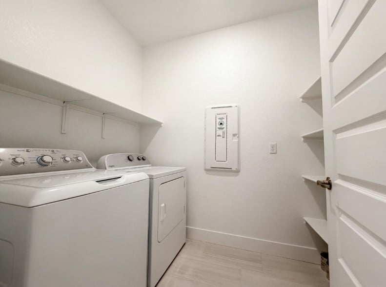 Building Photo - 914 Lucent St