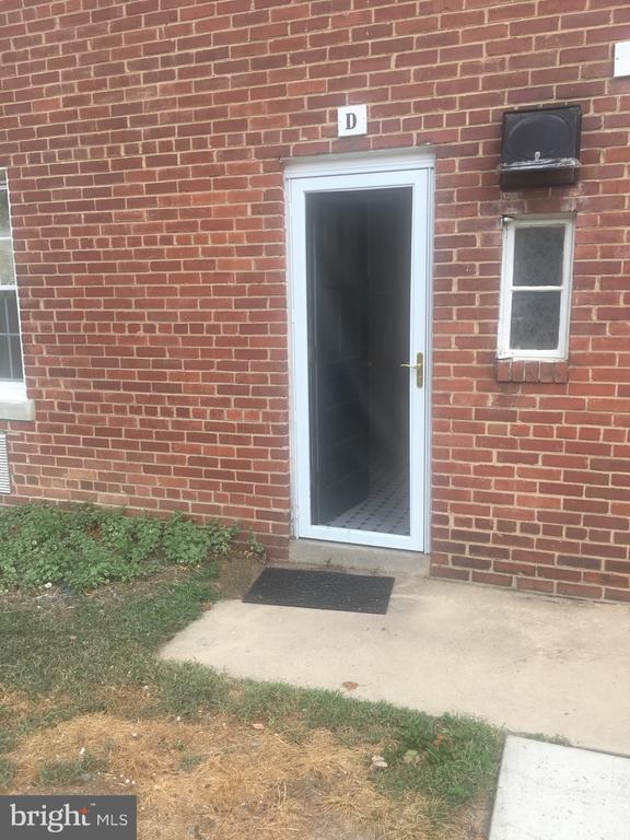 Building Photo - 203 E Glebe Rd