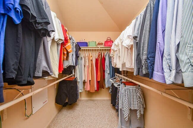 Building Photo - 16814 Ranger Ridge Dr