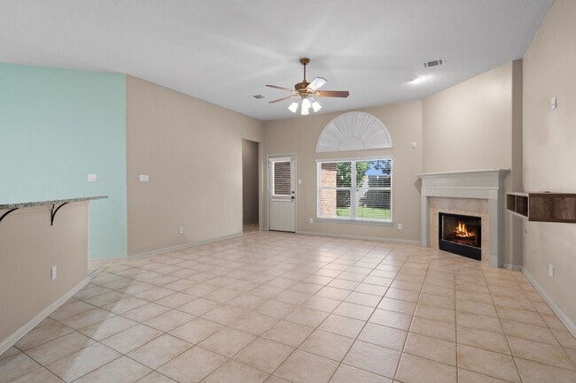 Building Photo - 530 Lockland Ln