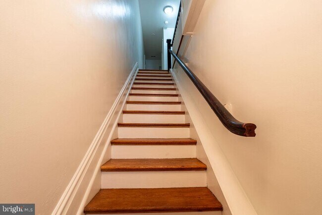 Building Photo - 315 Frederick St