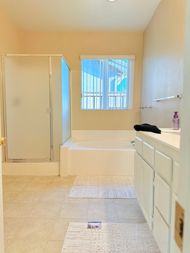 Building Photo - Single Story 3 bed home with office for Re...