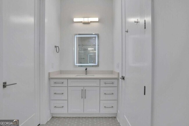 Building Photo - 2964 Old Peachtree Rd NE