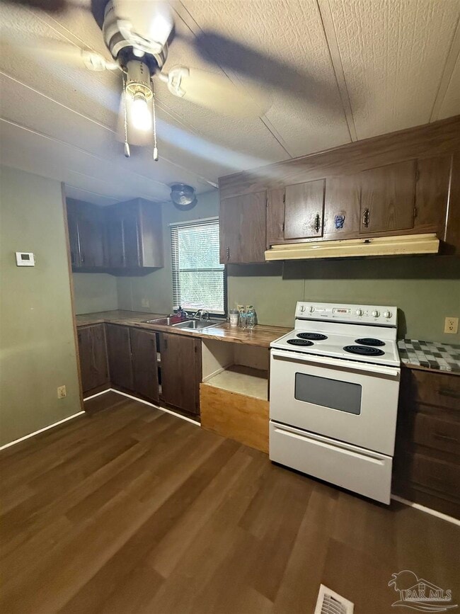 Building Photo - 2866 Pine Forest Rd