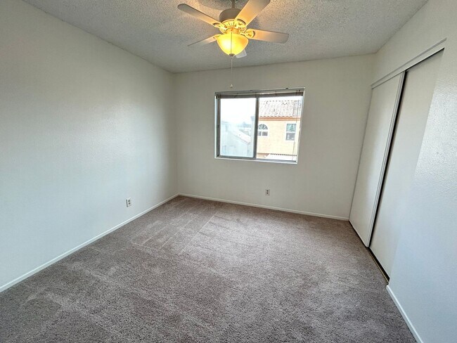Building Photo - No HOA! 4 Bedroom 2.5 Bath with Pool!