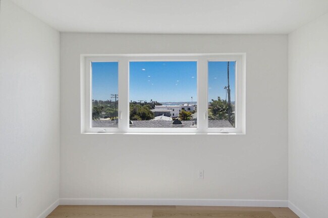Building Photo - Breathtaking Bay Views & Large Private Deck - Walking Distance To Mission Bay