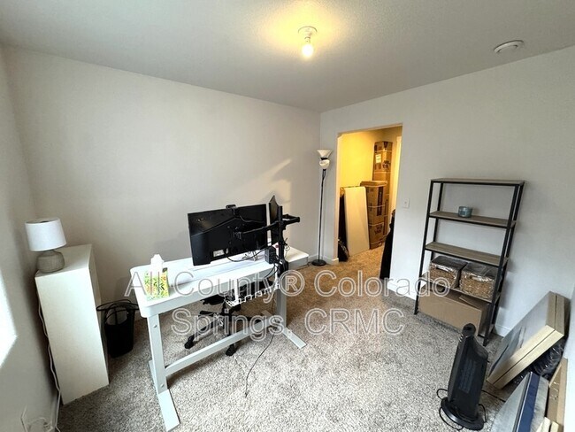 Building Photo - 8456 Hardwood Cir