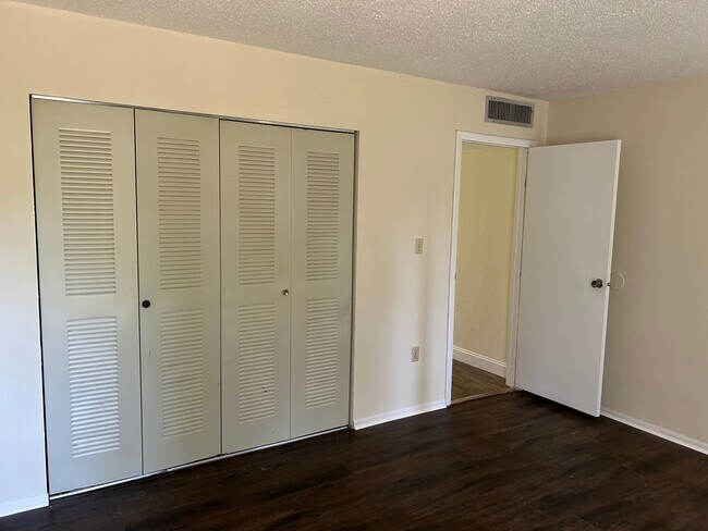 Building Photo - First floor Brandywine Unit