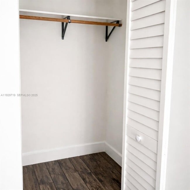 Building Photo - 3071 SW 27th Ln