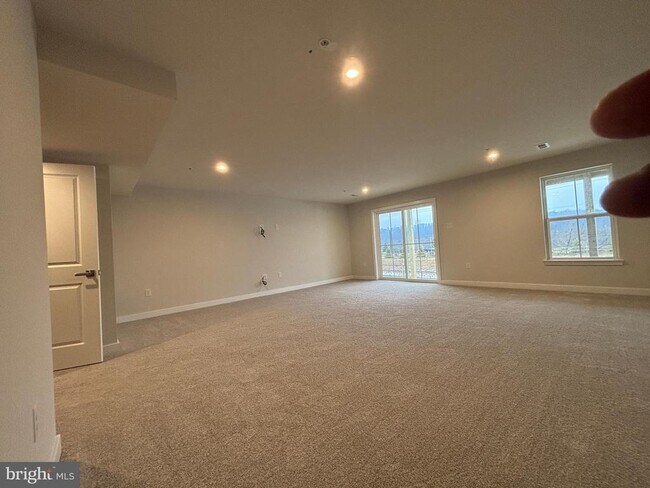 Building Photo - 2646 Tisbury Ln