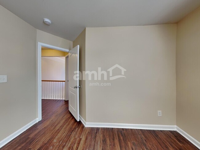 Building Photo - 3339 Sugar House St