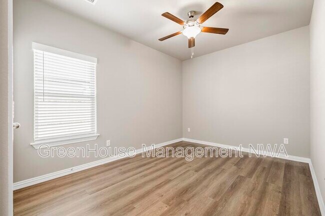 Building Photo - 210 Williams ct